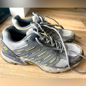 Columbia hiking shoes